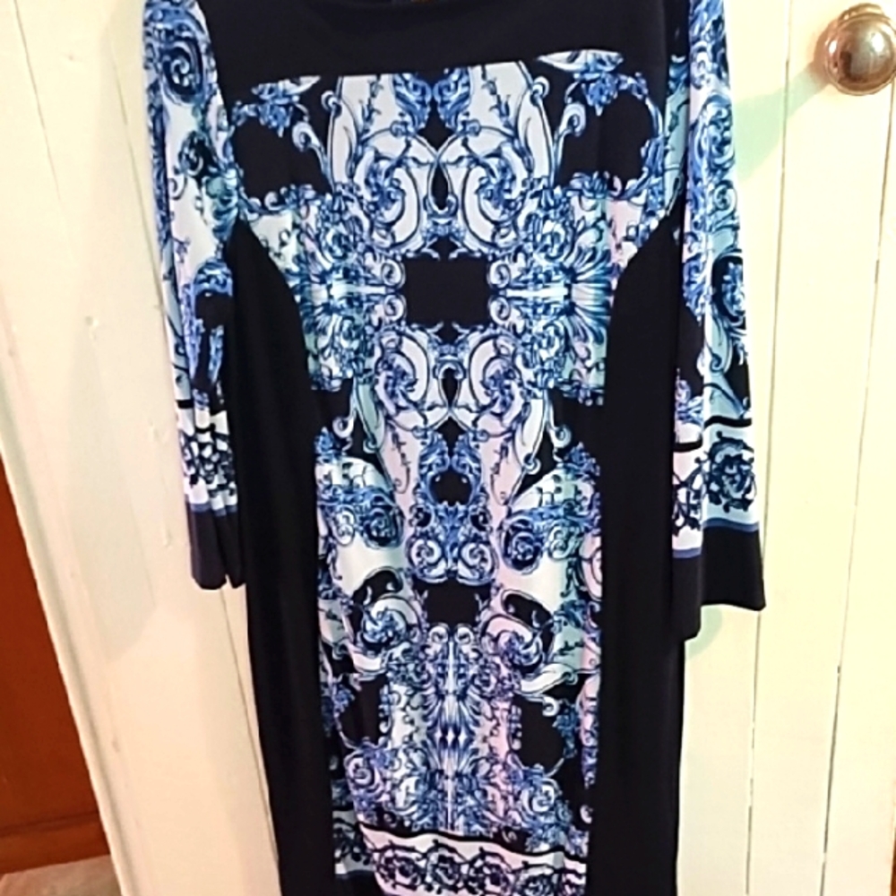 Adrienne Vittadini Long Sleeve Blue and Black Dress EUC Medium.